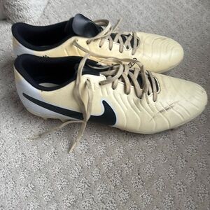 Men’s soccer cleats